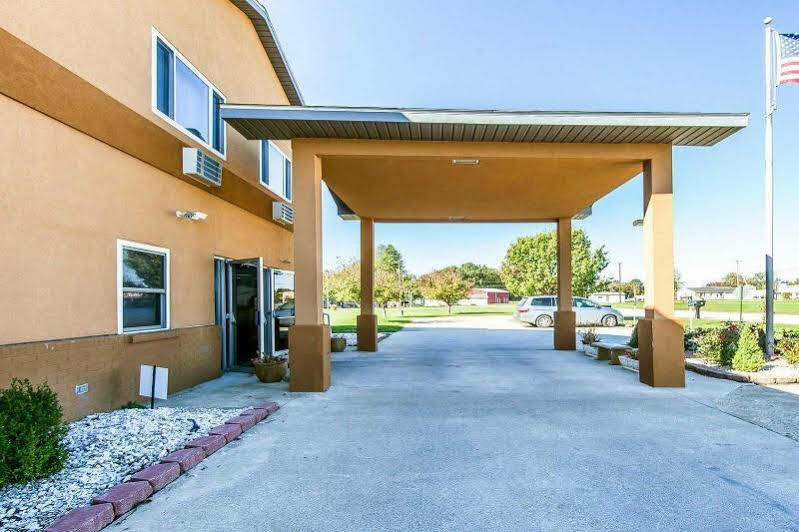 Seaman Quality Inn מראה חיצוני תמונה